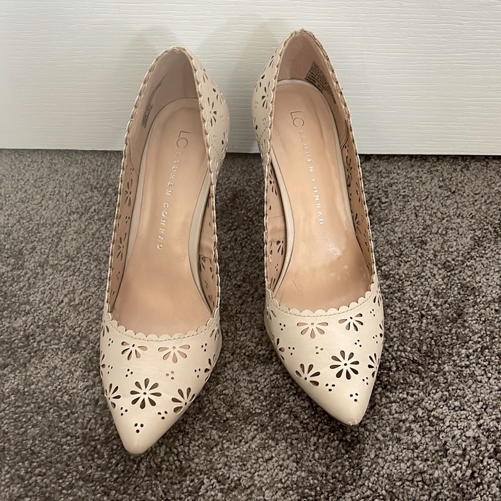 Lauren Conrad daisy heels